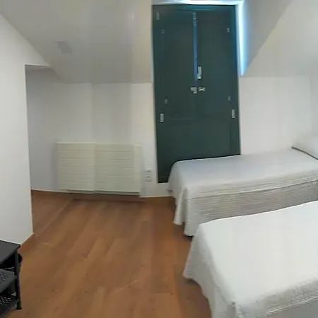 Hotel Huellas Albergue-turistico Castromayor