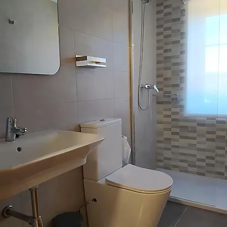 Huellas Albergue-turistico * Castromayor